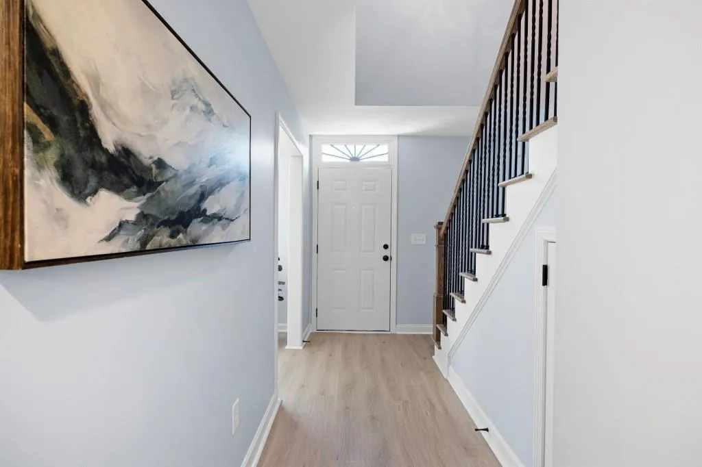 6520 Roswell Road Unit 8, Sandy Springs, Georgia 30328, 2 Bedrooms Bedrooms, ,2 BathroomsBathrooms,Residential,Sold,6520 Roswell Road Unit 8,7407909