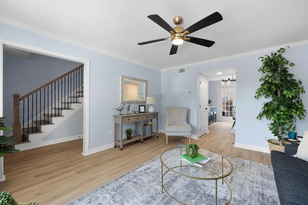 6520 Roswell Road Unit 8, Sandy Springs, Georgia 30328, 2 Bedrooms Bedrooms, ,2 BathroomsBathrooms,Residential,Sold,6520 Roswell Road Unit 8,7407909