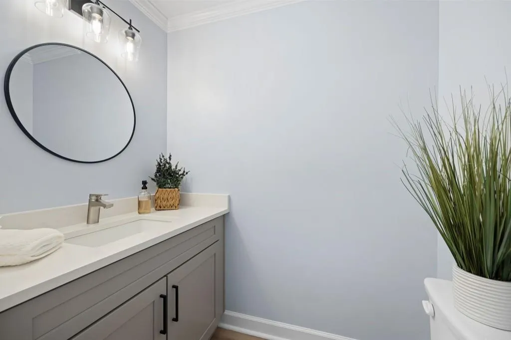6520 Roswell Road Unit 8, Sandy Springs, Georgia 30328, 2 Bedrooms Bedrooms, ,2 BathroomsBathrooms,Residential,Sold,6520 Roswell Road Unit 8,7407909