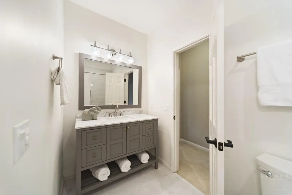 285 Windsor Gate Cove, Atlanta, Georgia 30342, 4 Bedrooms Bedrooms, ,3 BathroomsBathrooms,Residential,Sold,285 Windsor Gate Cove,6838265
