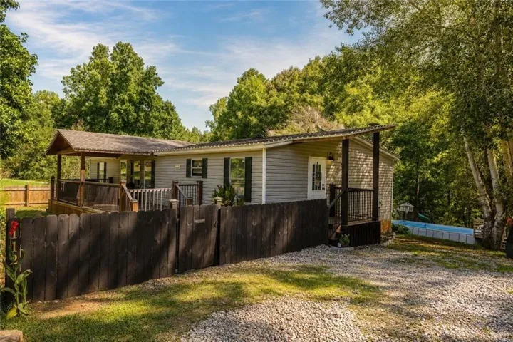 112 Center Grove Drive Drive, Cleveland, Georgia 30528