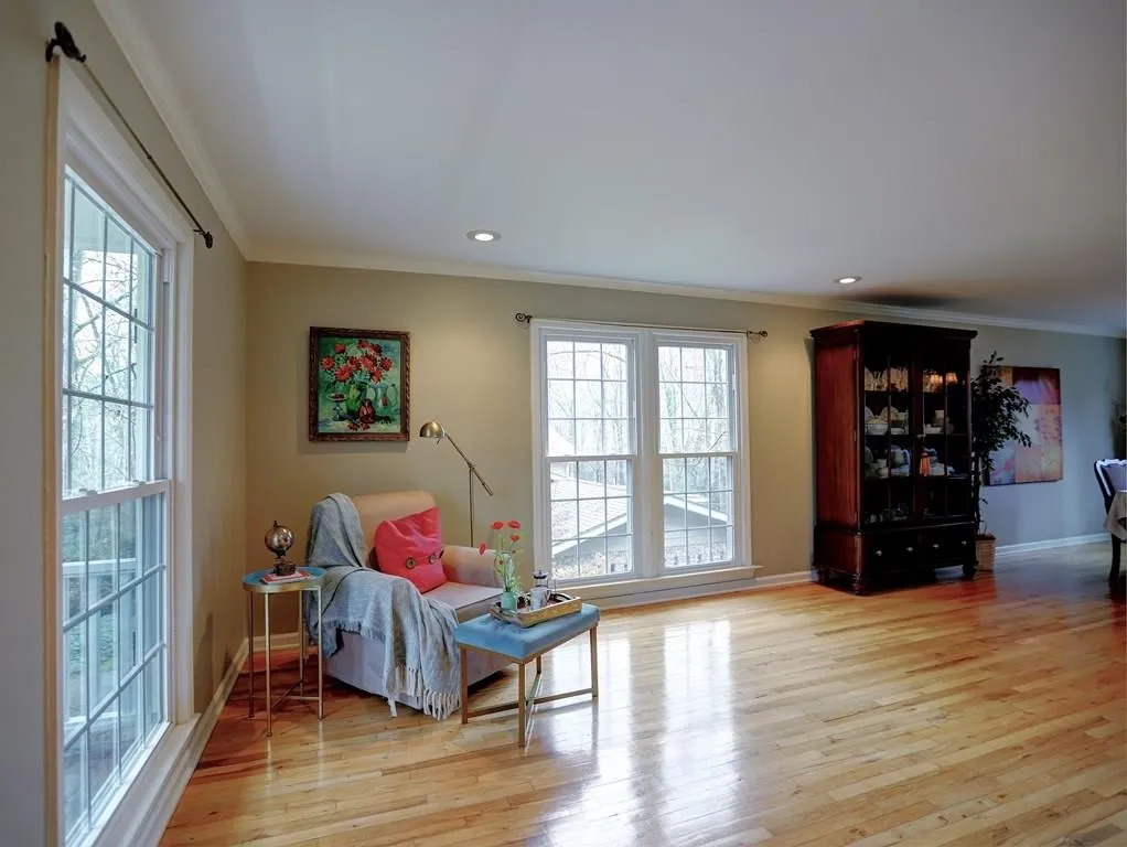 315 W Spalding Drive, Sandy Springs, Georgia 30328, 5 Bedrooms Bedrooms, ,3 BathroomsBathrooms,Residential,Sold,315 W Spalding Drive,5969323