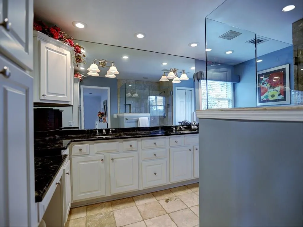 315 W Spalding Drive, Sandy Springs, Georgia 30328, 5 Bedrooms Bedrooms, ,3 BathroomsBathrooms,Residential,Sold,315 W Spalding Drive,5969323
