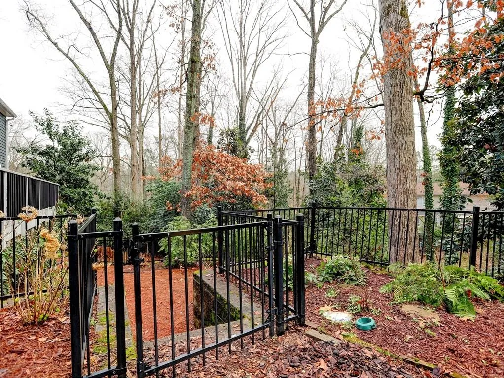 315 W Spalding Drive, Sandy Springs, Georgia 30328, 5 Bedrooms Bedrooms, ,3 BathroomsBathrooms,Residential,Sold,315 W Spalding Drive,5969323