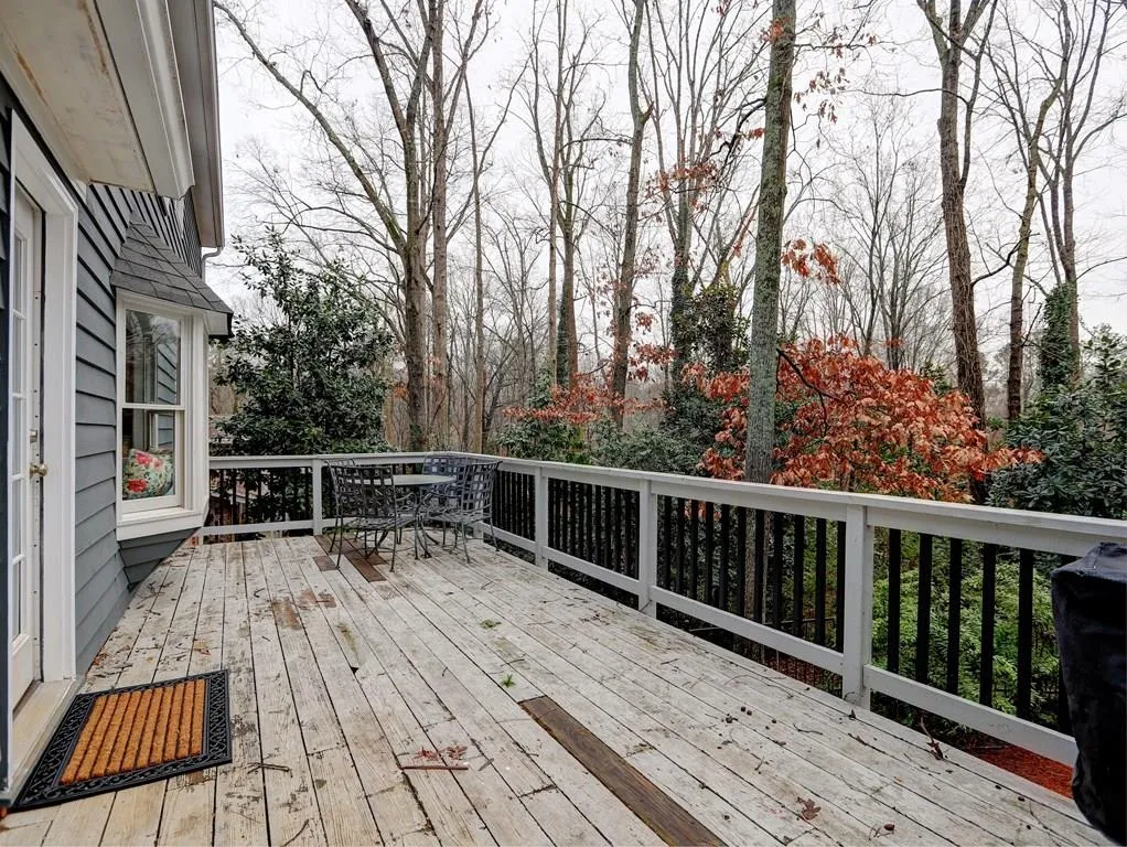 315 W Spalding Drive, Sandy Springs, Georgia 30328, 5 Bedrooms Bedrooms, ,3 BathroomsBathrooms,Residential,Sold,315 W Spalding Drive,5969323