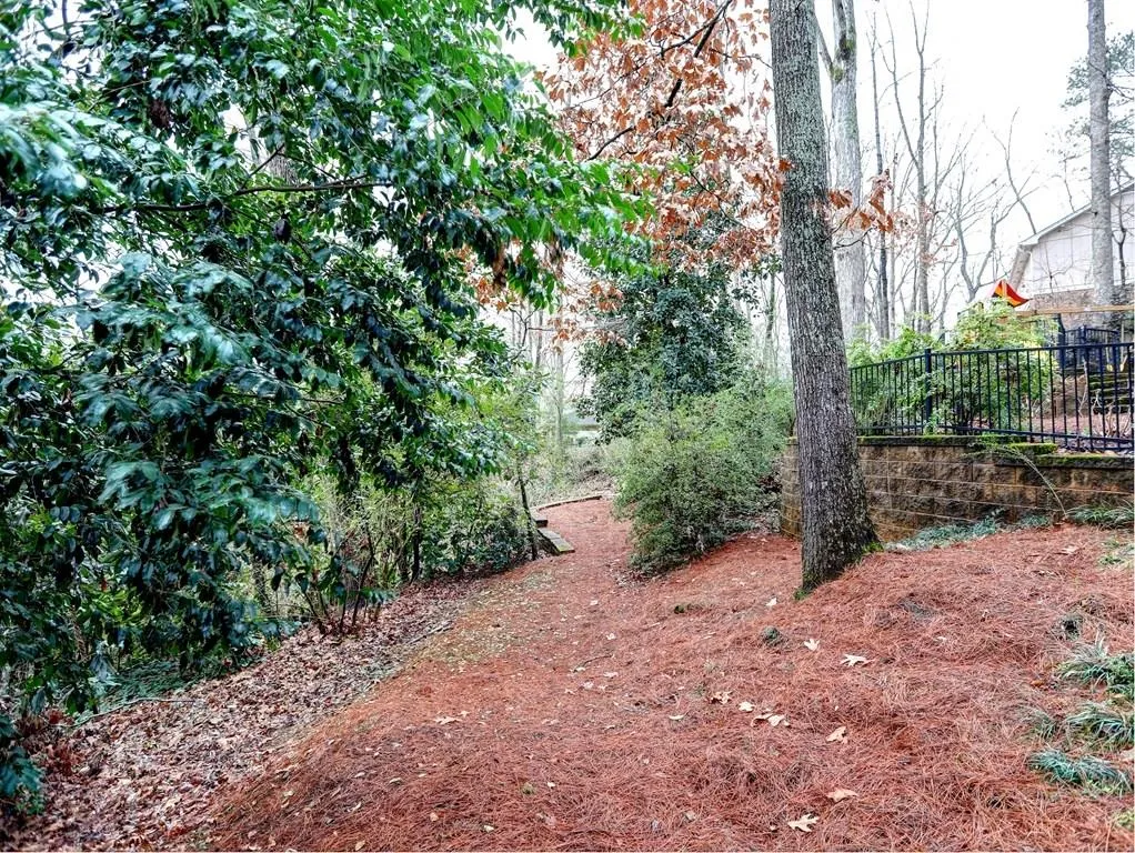 315 W Spalding Drive, Sandy Springs, Georgia 30328, 5 Bedrooms Bedrooms, ,3 BathroomsBathrooms,Residential,Sold,315 W Spalding Drive,5969323