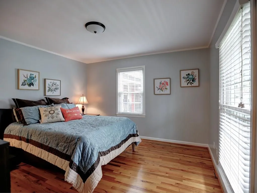 315 W Spalding Drive, Sandy Springs, Georgia 30328, 5 Bedrooms Bedrooms, ,3 BathroomsBathrooms,Residential,Sold,315 W Spalding Drive,5969323