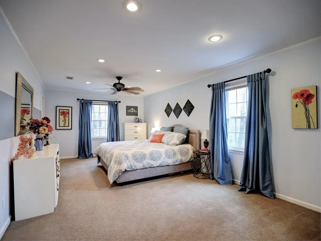 315 W Spalding Drive, Sandy Springs, Georgia 30328, 5 Bedrooms Bedrooms, ,3 BathroomsBathrooms,Residential,Sold,315 W Spalding Drive,5969323