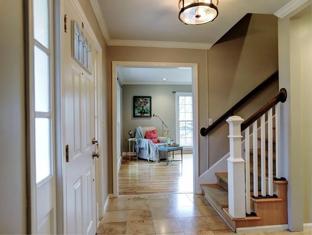 315 W Spalding Drive, Sandy Springs, Georgia 30328, 5 Bedrooms Bedrooms, ,3 BathroomsBathrooms,Residential,Sold,315 W Spalding Drive,5969323