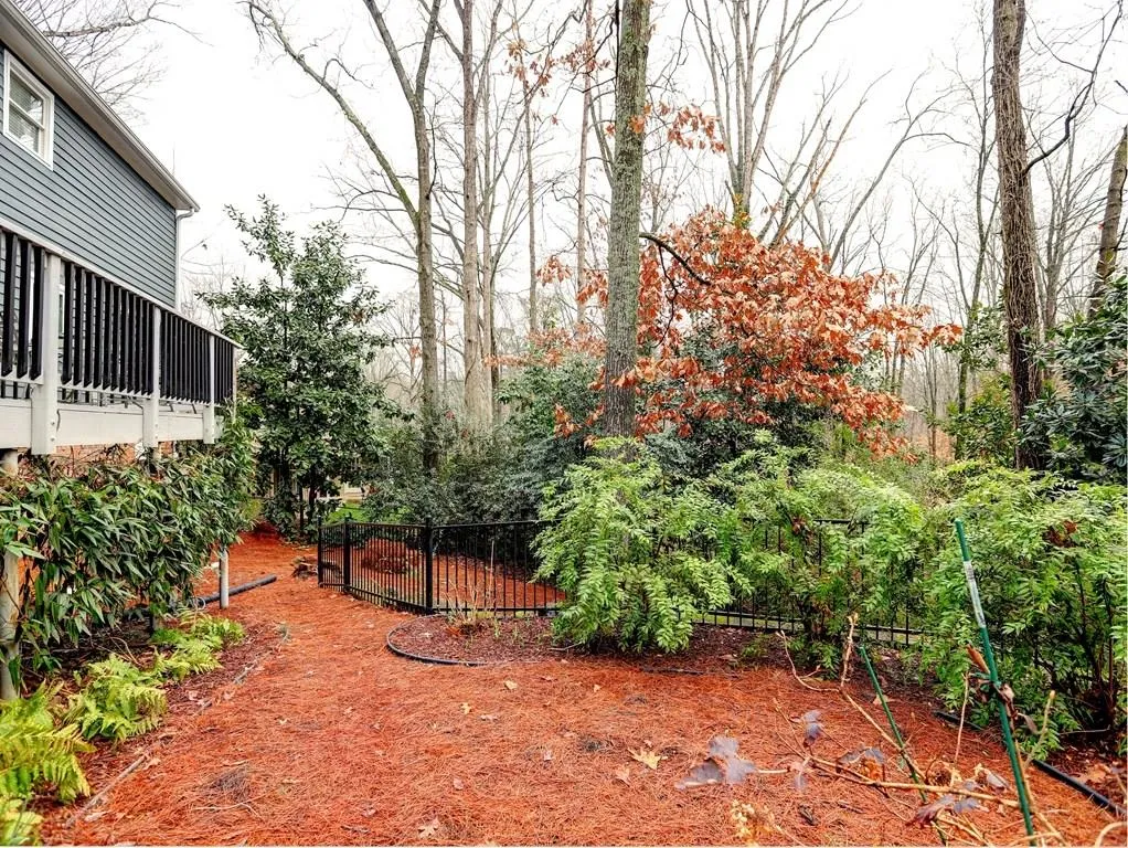 315 W Spalding Drive, Sandy Springs, Georgia 30328, 5 Bedrooms Bedrooms, ,3 BathroomsBathrooms,Residential,Sold,315 W Spalding Drive,5969323