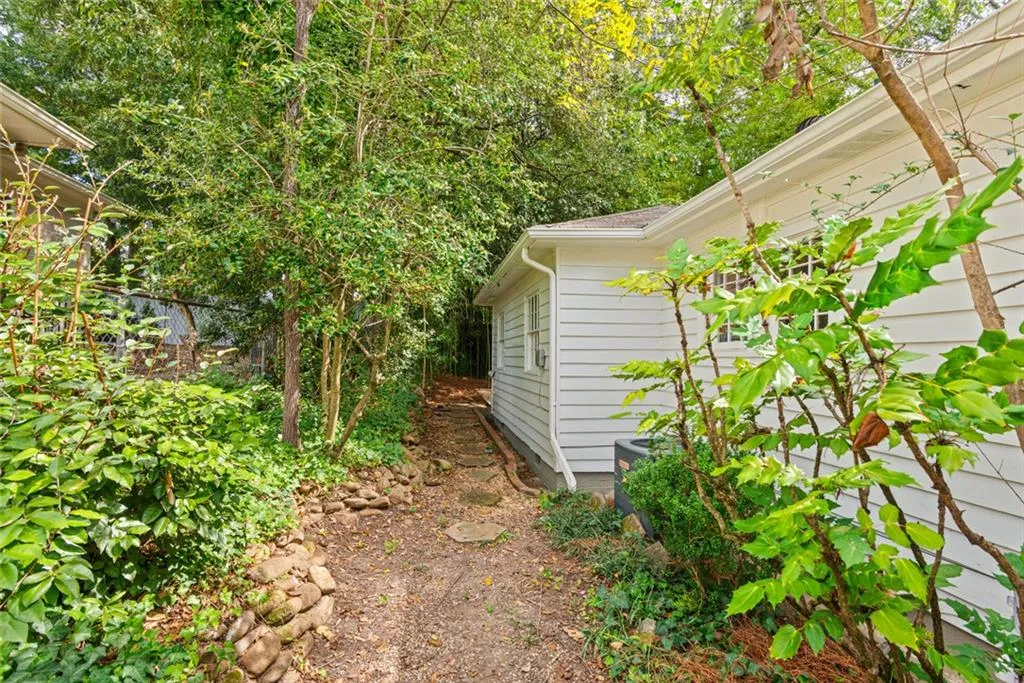 2285 Stephen Long Drive Ne, Atlanta, Georgia 30305, 2 Bedrooms Bedrooms, ,2 BathroomsBathrooms,Residential,For Sale,2285 Stephen Long Drive Ne,7663775 2285 Stephen Long Drive Ne, Atlanta, Georgia 30305, 2 Bedrooms Bedrooms, ,2 BathroomsBathrooms,Residential,For Sale,2285 Stephen Long Drive Ne,7663775