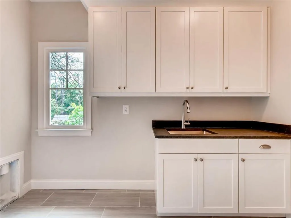 335 Pine Forest Road, Atlanta, Georgia 30342, 5 Bedrooms Bedrooms, ,4 BathroomsBathrooms,Residential,Sold,335 Pine Forest Road,6079217