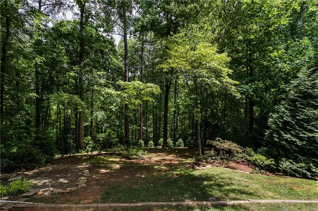 5585 Lake Island Drive, Sandy Springs, Georgia 30327, 4 Bedrooms Bedrooms, ,3 BathroomsBathrooms,Residential,Sold,5585 Lake Island Drive,6517869