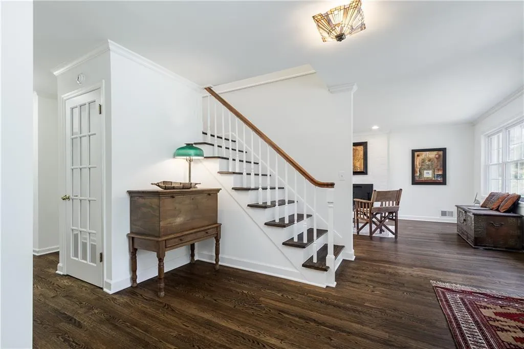 5585 Lake Island Drive, Sandy Springs, Georgia 30327, 4 Bedrooms Bedrooms, ,3 BathroomsBathrooms,Residential,Sold,5585 Lake Island Drive,6517869