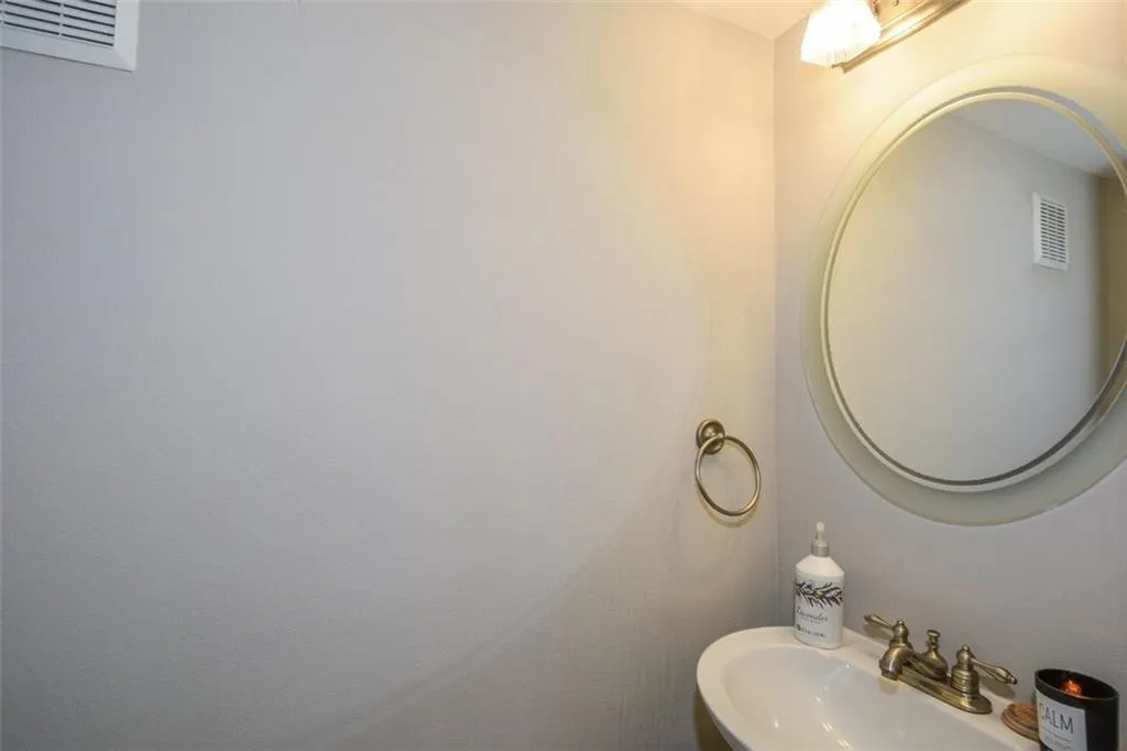 6940 Roswell Road Unit 22b, Atlanta, Georgia 30328, 1 Bedroom Bedrooms, ,1 BathroomBathrooms,Residential,Sold,6940 Roswell Road Unit 22b,6945947