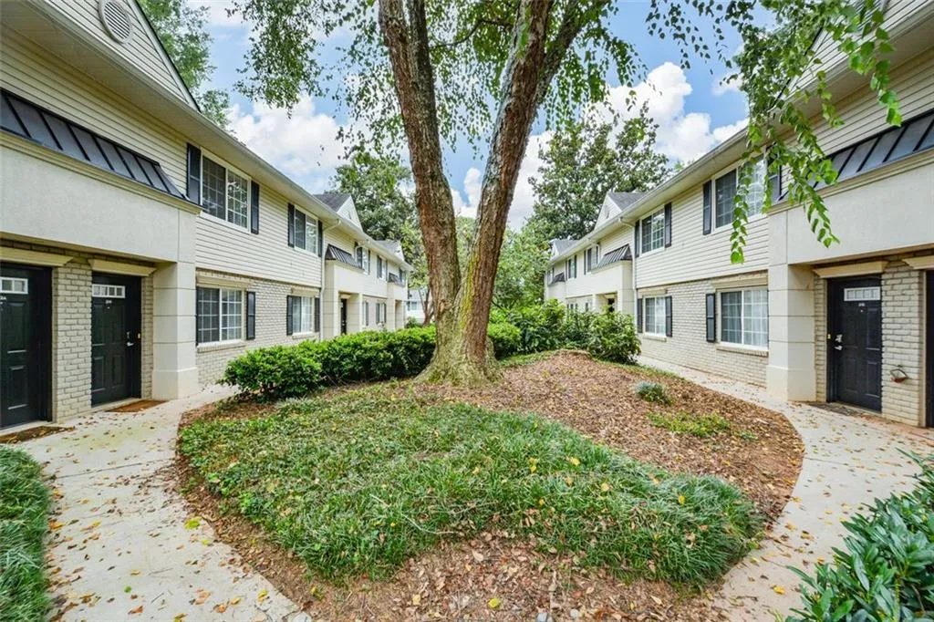 6940 Roswell Road Unit 22b, Atlanta, Georgia 30328, 1 Bedroom Bedrooms, ,1 BathroomBathrooms,Residential,Sold,6940 Roswell Road Unit 22b,6945947