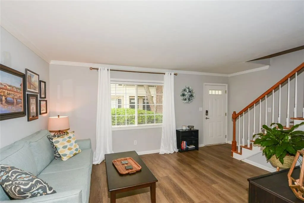 6940 Roswell Road Unit 22b, Atlanta, Georgia 30328, 1 Bedroom Bedrooms, ,1 BathroomBathrooms,Residential,Sold,6940 Roswell Road Unit 22b,6945947