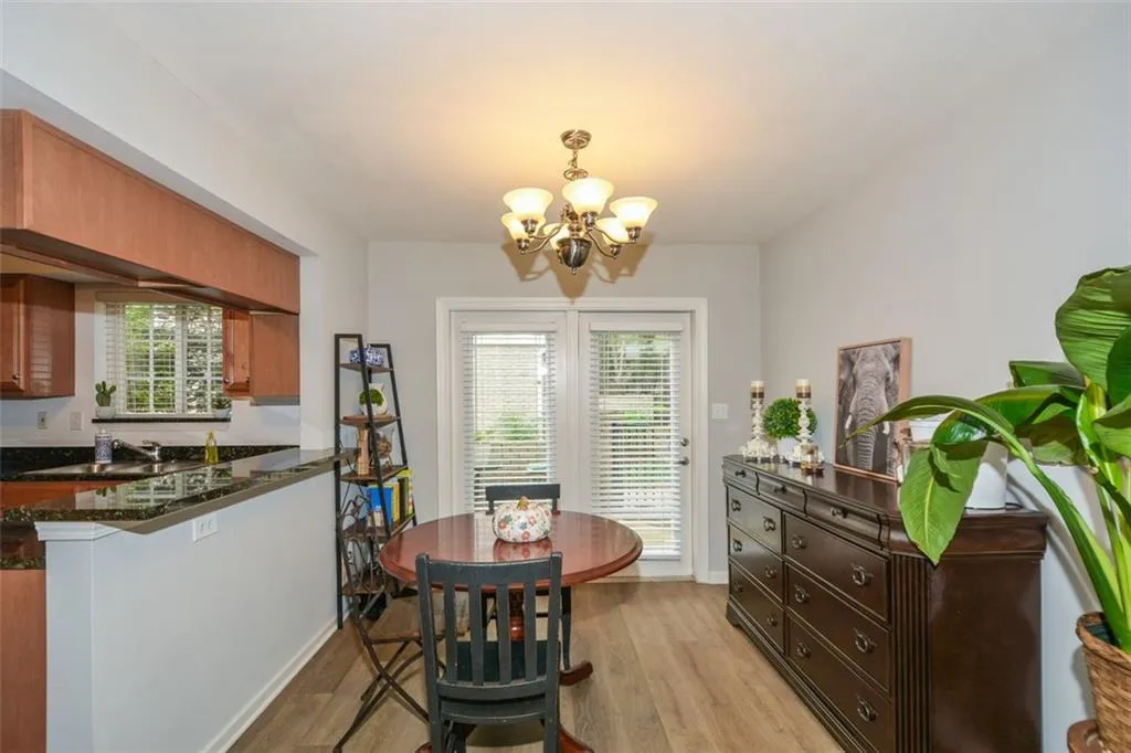 6940 Roswell Road Unit 22b, Atlanta, Georgia 30328, 1 Bedroom Bedrooms, ,1 BathroomBathrooms,Residential,Sold,6940 Roswell Road Unit 22b,6945947