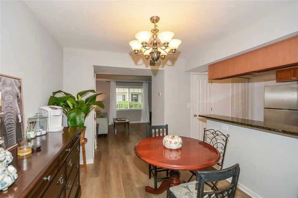 6940 Roswell Road Unit 22b, Atlanta, Georgia 30328, 1 Bedroom Bedrooms, ,1 BathroomBathrooms,Residential,Sold,6940 Roswell Road Unit 22b,6945947