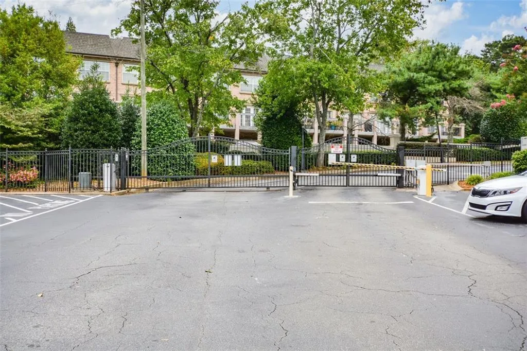 6940 Roswell Road Unit 22b, Atlanta, Georgia 30328, 1 Bedroom Bedrooms, ,1 BathroomBathrooms,Residential,Sold,6940 Roswell Road Unit 22b,6945947