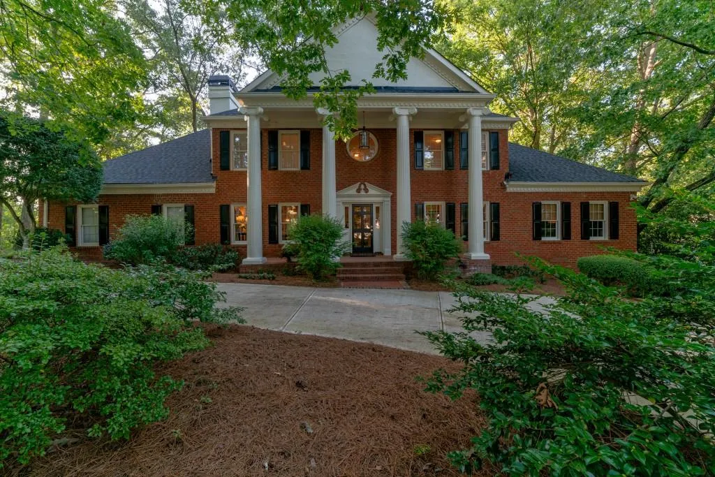 11 Heards Overlook Court, Sandy Springs, Georgia 30328, 5 Bedrooms Bedrooms, ,4 BathroomsBathrooms,Residential,Sold,11 Heards Overlook Court,6777290