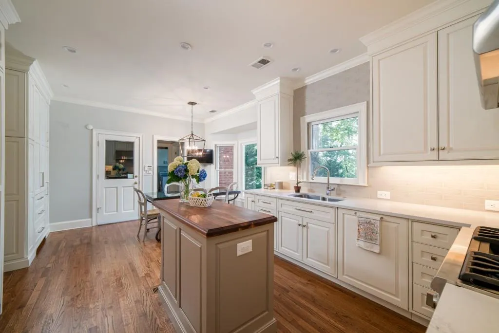 11 Heards Overlook Court, Sandy Springs, Georgia 30328, 5 Bedrooms Bedrooms, ,4 BathroomsBathrooms,Residential,Sold,11 Heards Overlook Court,6777290