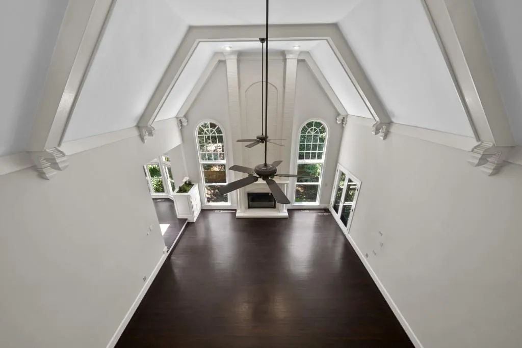 135 Grogans Lake Drive, Sandy Springs, Georgia 30350, 6 Bedrooms Bedrooms, ,4 BathroomsBathrooms,Residential,Sold,135 Grogans Lake Drive,6756364