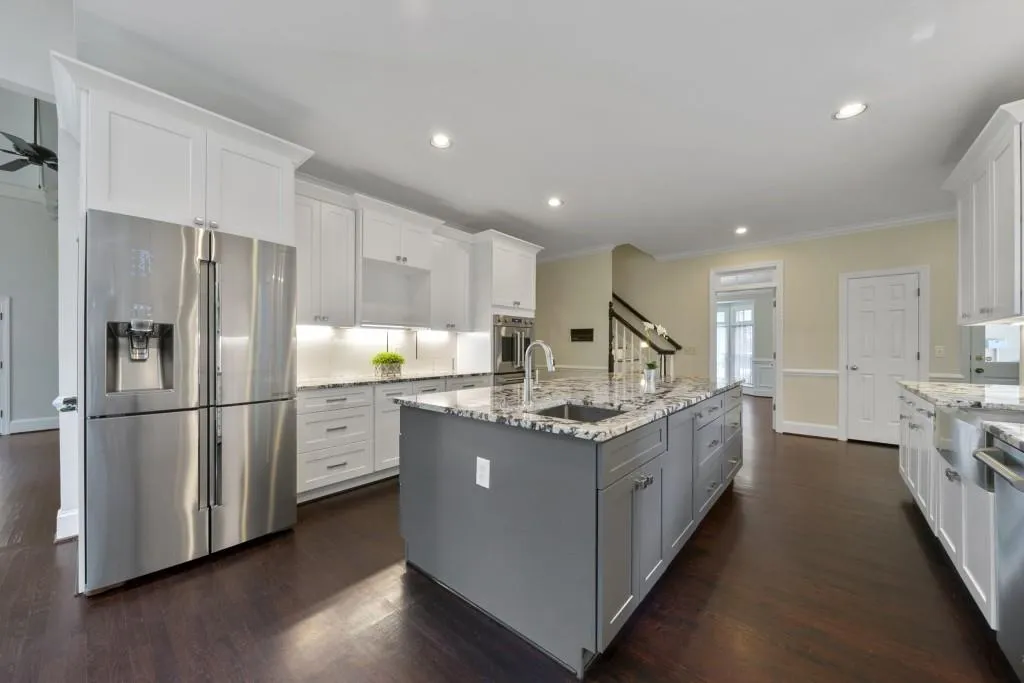 135 Grogans Lake Drive, Sandy Springs, Georgia 30350, 6 Bedrooms Bedrooms, ,4 BathroomsBathrooms,Residential,Sold,135 Grogans Lake Drive,6756364