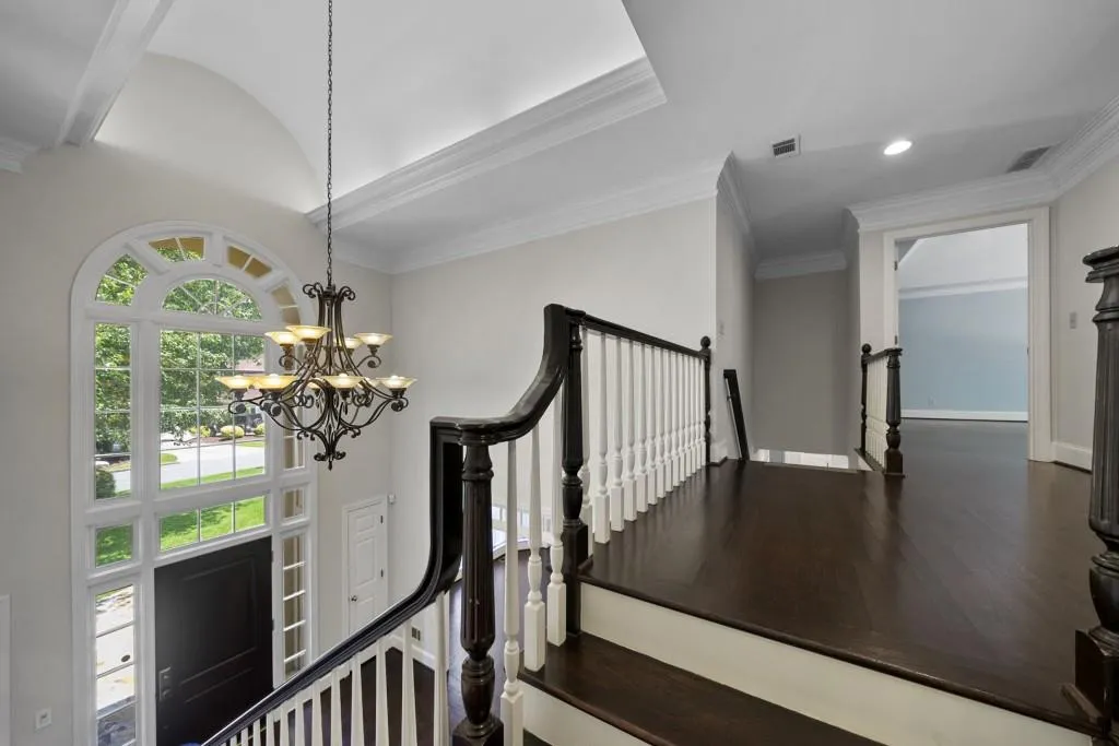135 Grogans Lake Drive, Sandy Springs, Georgia 30350, 6 Bedrooms Bedrooms, ,4 BathroomsBathrooms,Residential,Sold,135 Grogans Lake Drive,6756364