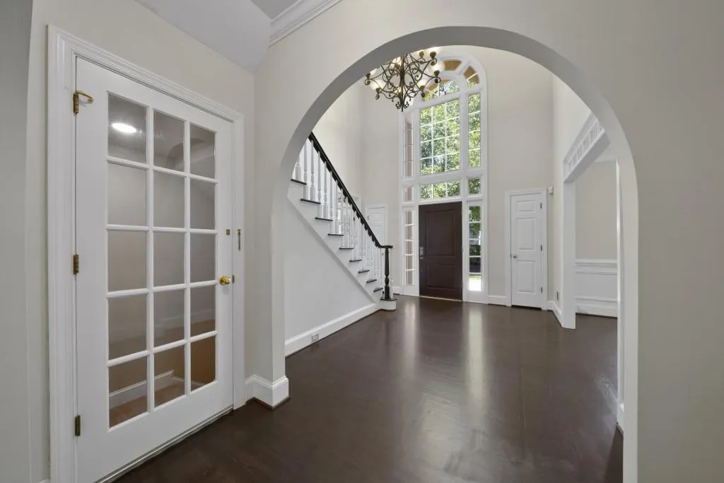 135 Grogans Lake Drive, Sandy Springs, Georgia 30350, 6 Bedrooms Bedrooms, ,4 BathroomsBathrooms,Residential,Sold,135 Grogans Lake Drive,6756364