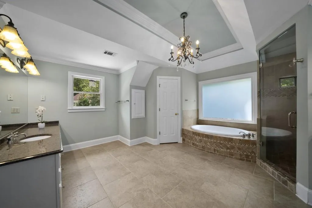 135 Grogans Lake Drive, Sandy Springs, Georgia 30350, 6 Bedrooms Bedrooms, ,4 BathroomsBathrooms,Residential,Sold,135 Grogans Lake Drive,6756364