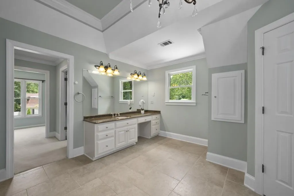135 Grogans Lake Drive, Sandy Springs, Georgia 30350, 6 Bedrooms Bedrooms, ,4 BathroomsBathrooms,Residential,Sold,135 Grogans Lake Drive,6756364