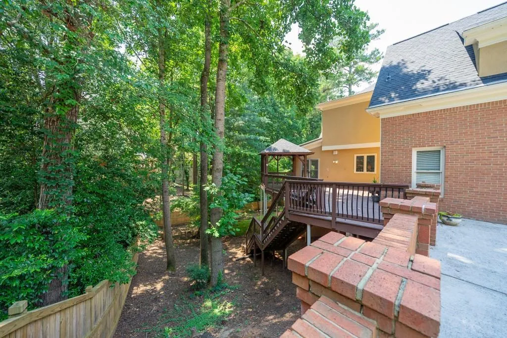 135 Grogans Lake Drive, Sandy Springs, Georgia 30350, 6 Bedrooms Bedrooms, ,4 BathroomsBathrooms,Residential,Sold,135 Grogans Lake Drive,6756364