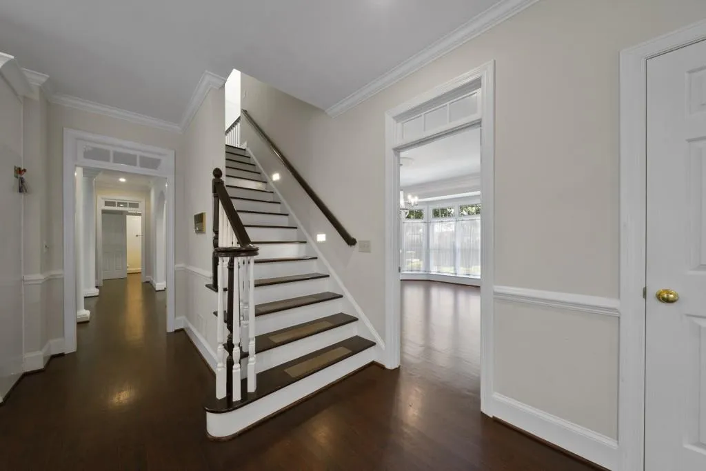135 Grogans Lake Drive, Sandy Springs, Georgia 30350, 6 Bedrooms Bedrooms, ,4 BathroomsBathrooms,Residential,Sold,135 Grogans Lake Drive,6756364