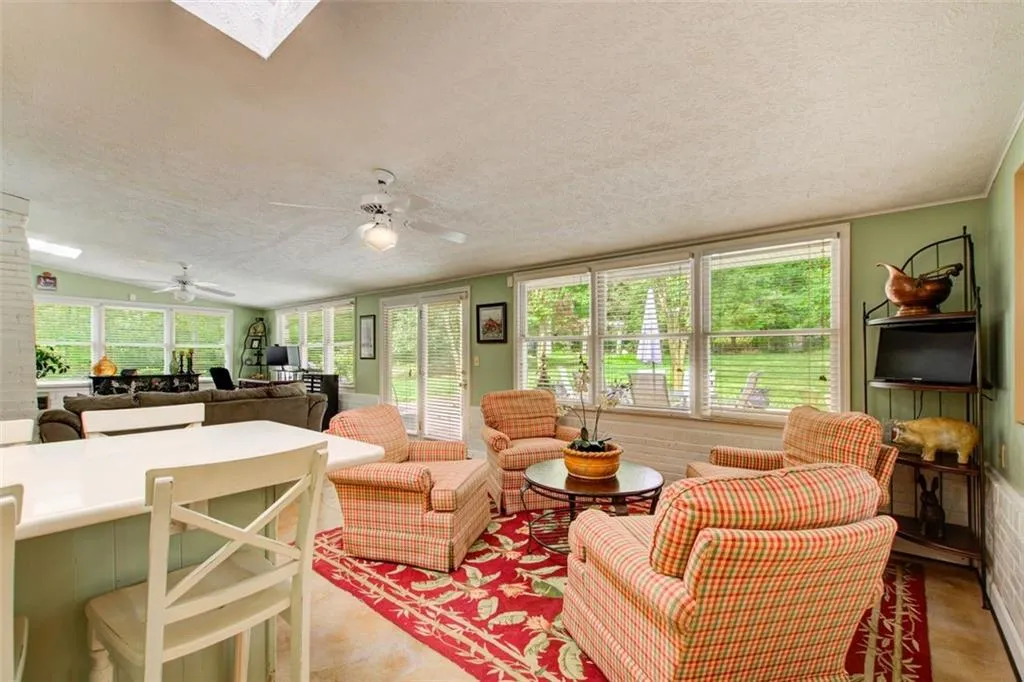 7209 Twin Branch Road, Atlanta, Georgia 30328, 6 Bedrooms Bedrooms, ,3 BathroomsBathrooms,Residential,Sold,7209 Twin Branch Road,7374158