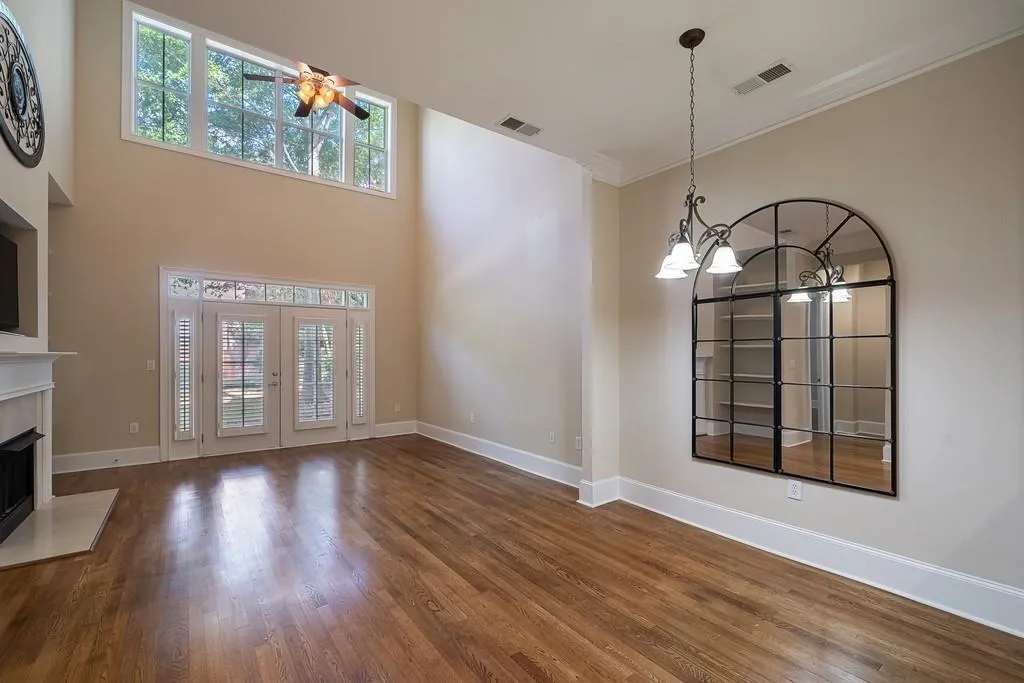 1186 Glenridge Place, Sandy Springs, Georgia 30342, 3 Bedrooms Bedrooms, ,3 BathroomsBathrooms,Residential,Sold,1186 Glenridge Place,6798424