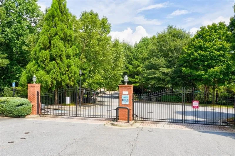 1186 Glenridge Place, Sandy Springs, Georgia 30342, 3 Bedrooms Bedrooms, ,3 BathroomsBathrooms,Residential,Sold,1186 Glenridge Place,6798424