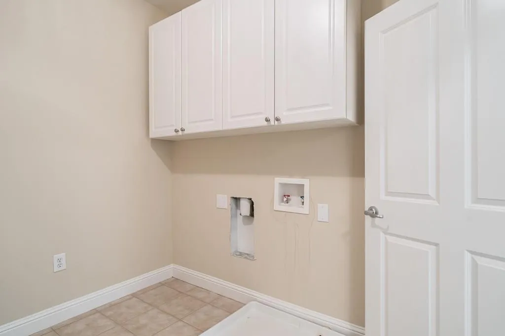 1186 Glenridge Place, Sandy Springs, Georgia 30342, 3 Bedrooms Bedrooms, ,3 BathroomsBathrooms,Residential,Sold,1186 Glenridge Place,6798424