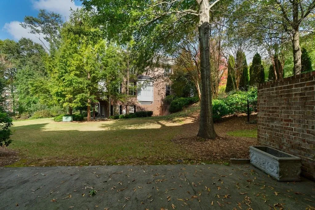 1186 Glenridge Place, Sandy Springs, Georgia 30342, 3 Bedrooms Bedrooms, ,3 BathroomsBathrooms,Residential,Sold,1186 Glenridge Place,6798424