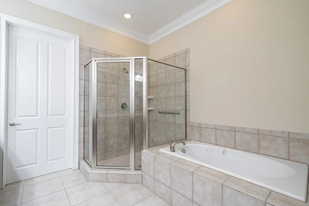 1186 Glenridge Place, Sandy Springs, Georgia 30342, 3 Bedrooms Bedrooms, ,3 BathroomsBathrooms,Residential,Sold,1186 Glenridge Place,6798424