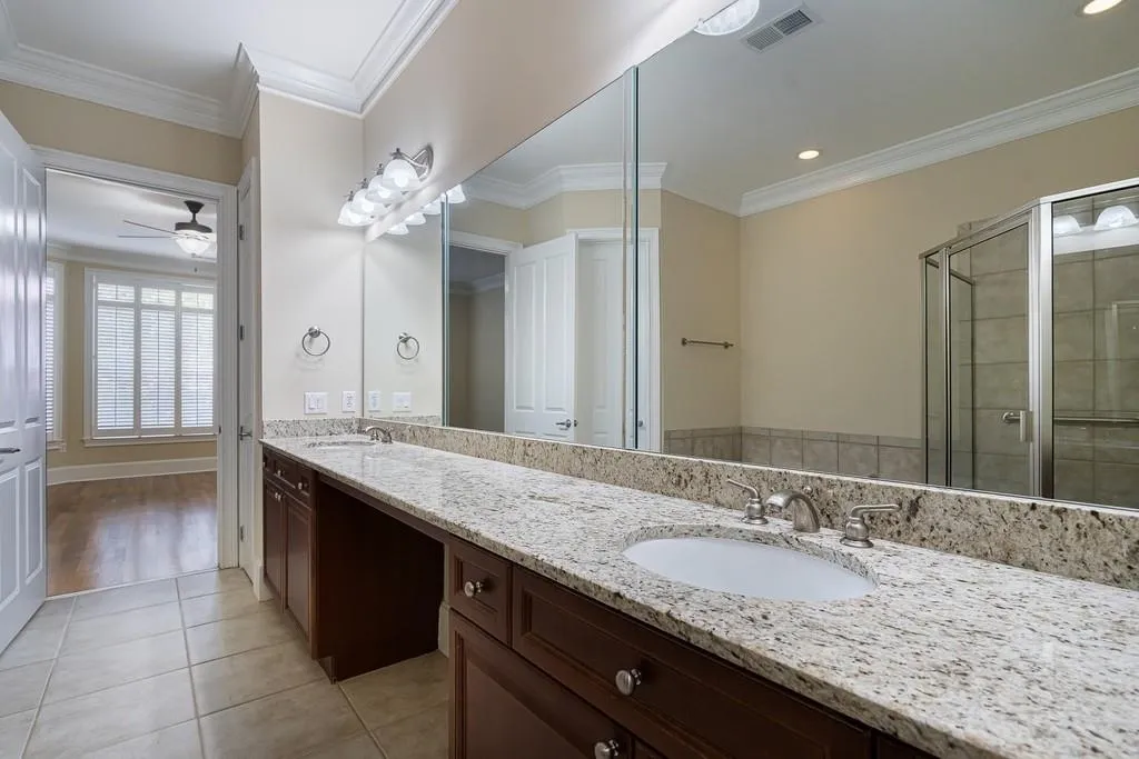 1186 Glenridge Place, Sandy Springs, Georgia 30342, 3 Bedrooms Bedrooms, ,3 BathroomsBathrooms,Residential,Sold,1186 Glenridge Place,6798424