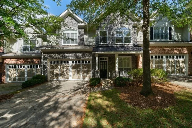 1186 Glenridge Place, Sandy Springs, Georgia 30342, 3 Bedrooms Bedrooms, ,3 BathroomsBathrooms,Residential,Sold,1186 Glenridge Place,6798424