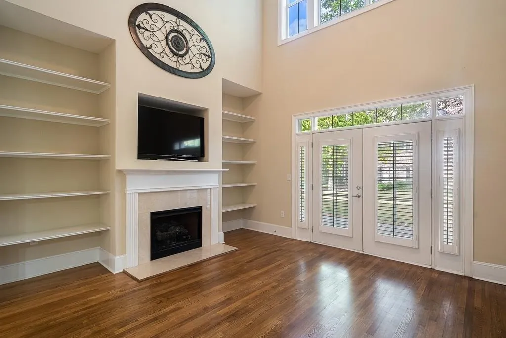 1186 Glenridge Place, Sandy Springs, Georgia 30342, 3 Bedrooms Bedrooms, ,3 BathroomsBathrooms,Residential,Sold,1186 Glenridge Place,6798424