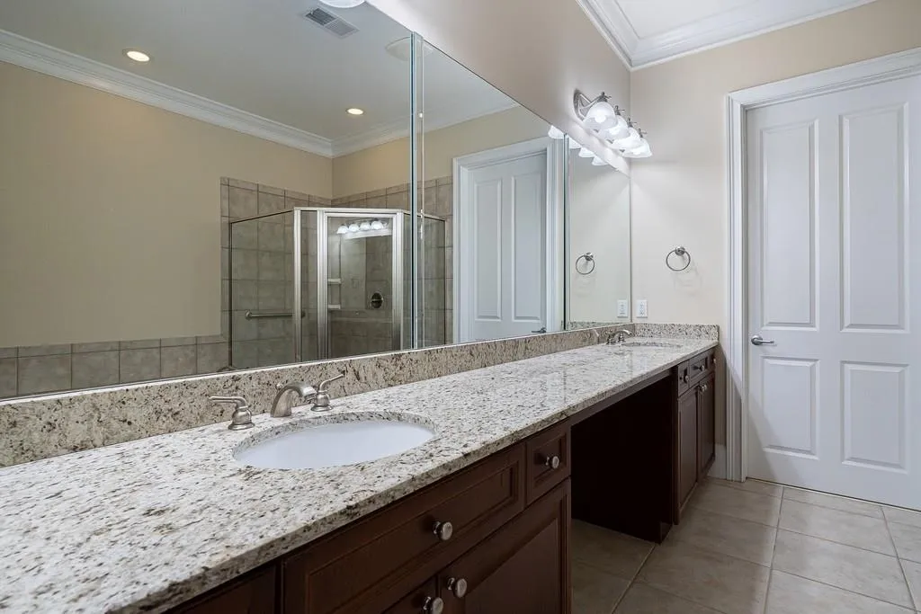 1186 Glenridge Place, Sandy Springs, Georgia 30342, 3 Bedrooms Bedrooms, ,3 BathroomsBathrooms,Residential,Sold,1186 Glenridge Place,6798424