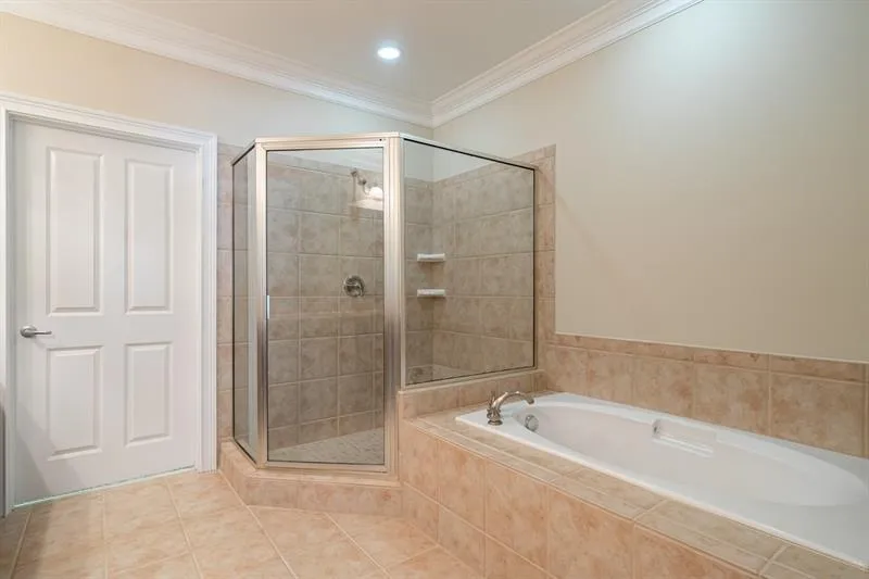 1186 Glenridge Place, Sandy Springs, Georgia 30342, 3 Bedrooms Bedrooms, ,3 BathroomsBathrooms,Residential,Sold,1186 Glenridge Place,6798424