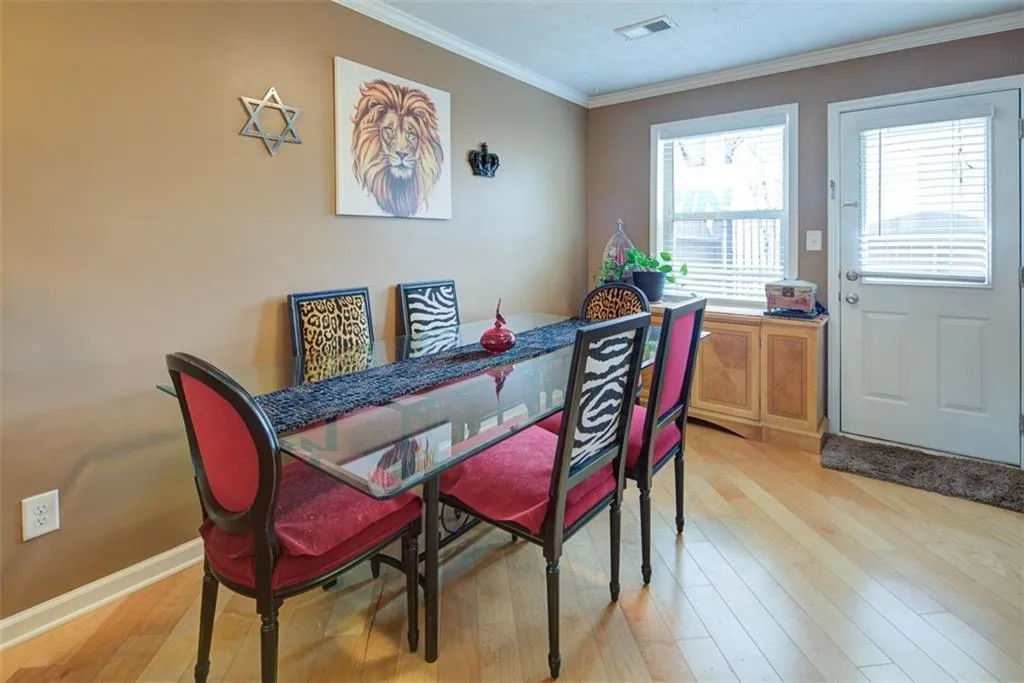 145 N River Drive Unit E, Sandy Springs, Georgia 30350, 2 Bedrooms Bedrooms, ,2 BathroomsBathrooms,Residential,Sold,145 N River Drive Unit E,6680103