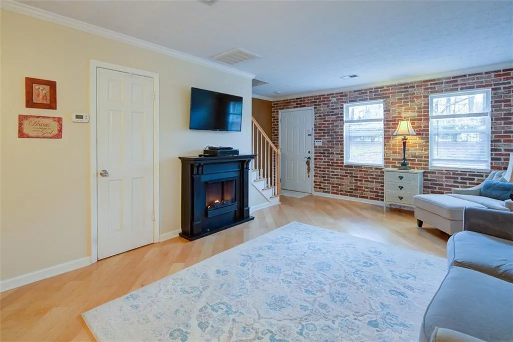 145 N River Drive Unit E, Sandy Springs, Georgia 30350, 2 Bedrooms Bedrooms, ,2 BathroomsBathrooms,Residential,Sold,145 N River Drive Unit E,6680103