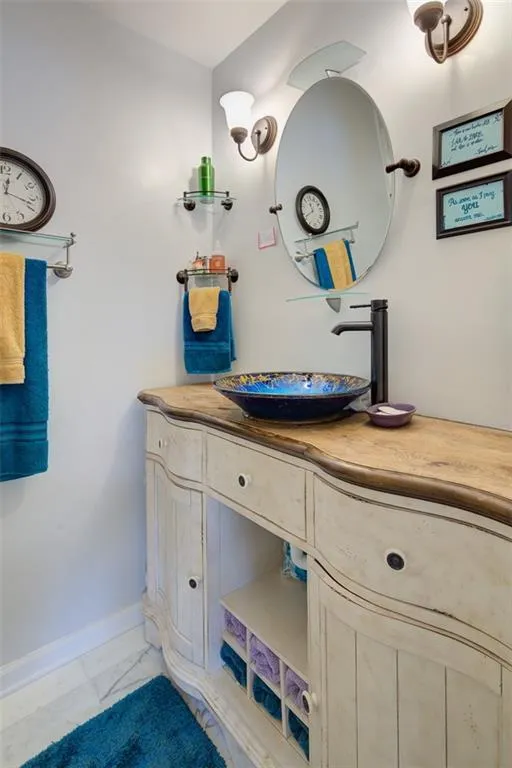 145 N River Drive Unit E, Sandy Springs, Georgia 30350, 2 Bedrooms Bedrooms, ,2 BathroomsBathrooms,Residential,Sold,145 N River Drive Unit E,6680103