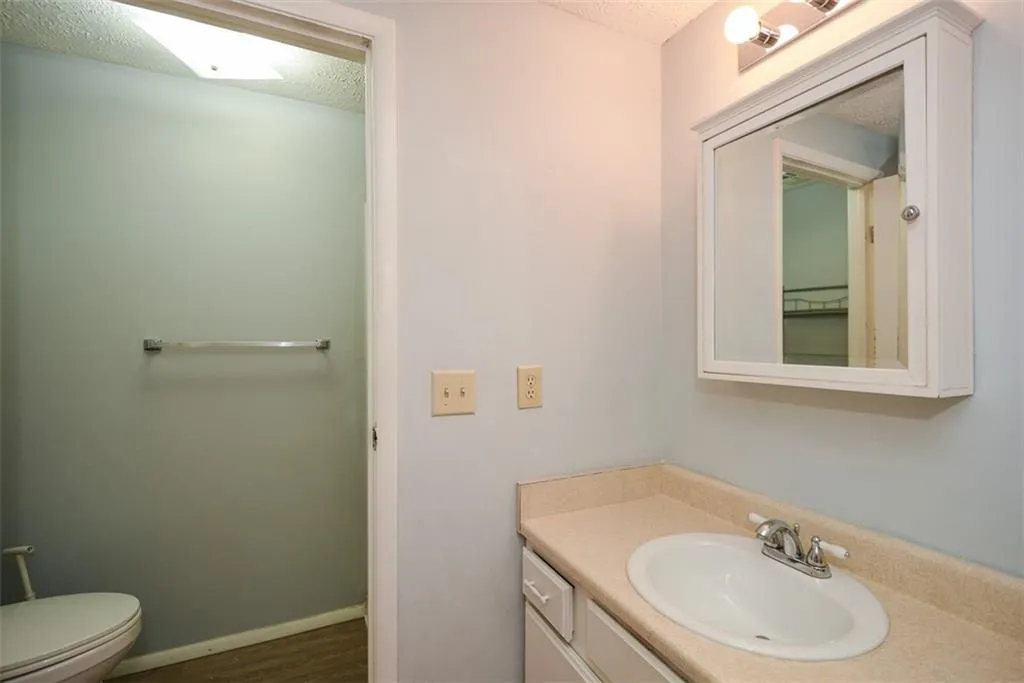 8891 Roberts Drive, Atlanta, Georgia 30350, 3 Bedrooms Bedrooms, ,3 BathroomsBathrooms,Residential,Sold,8891 Roberts Drive,7461616