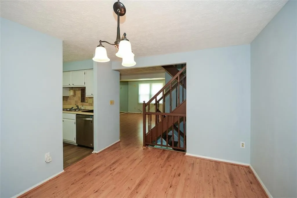 8891 Roberts Drive, Atlanta, Georgia 30350, 3 Bedrooms Bedrooms, ,3 BathroomsBathrooms,Residential,Sold,8891 Roberts Drive,7461616